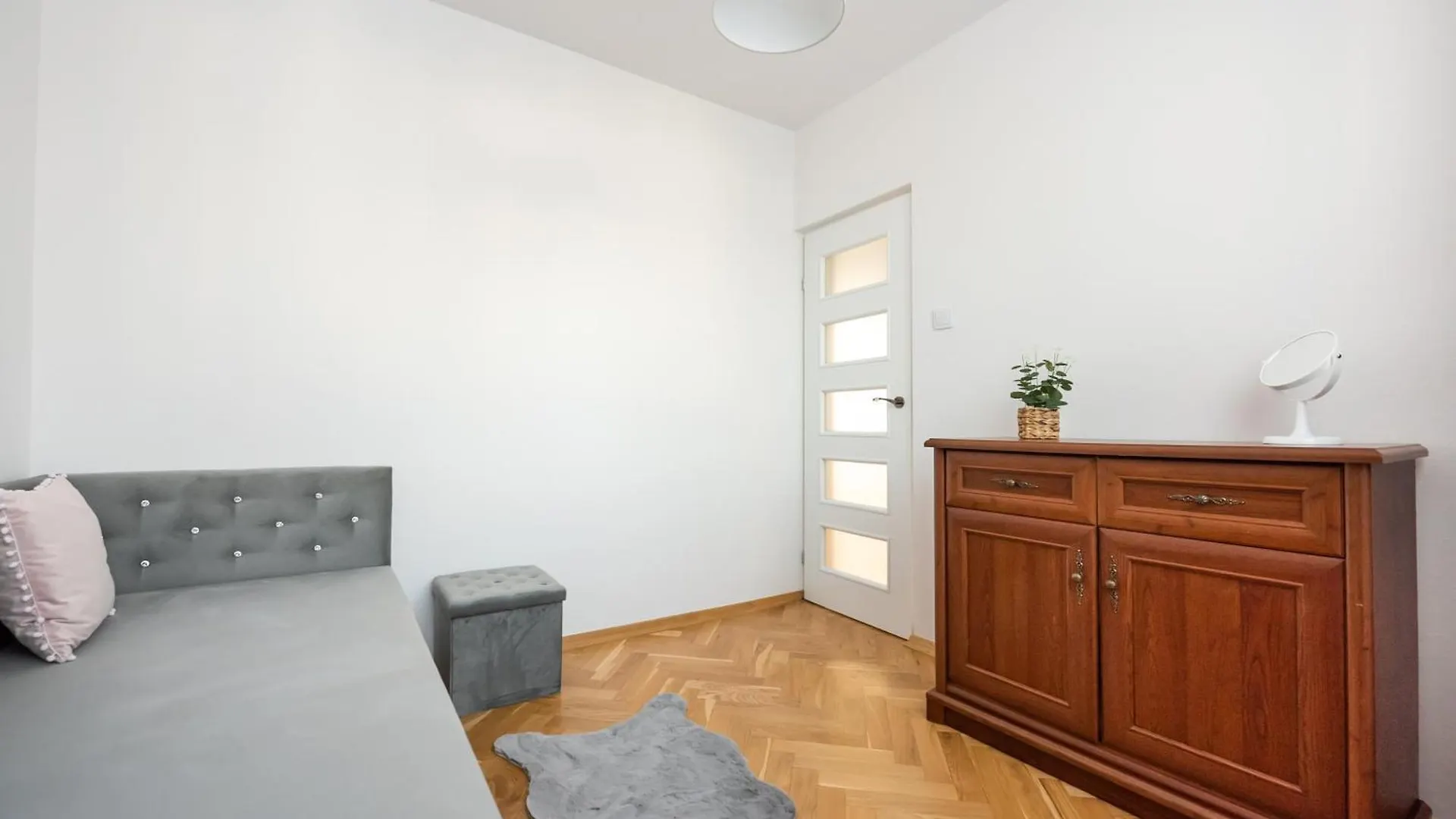 Metro Zacisze Fausta House With Garden Apartment Warsaw