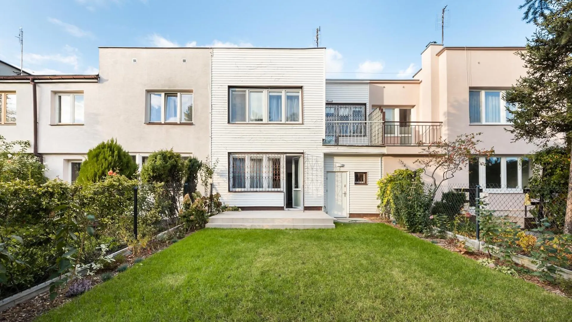 Metro Zacisze Fausta House With Garden Apartment Warsaw