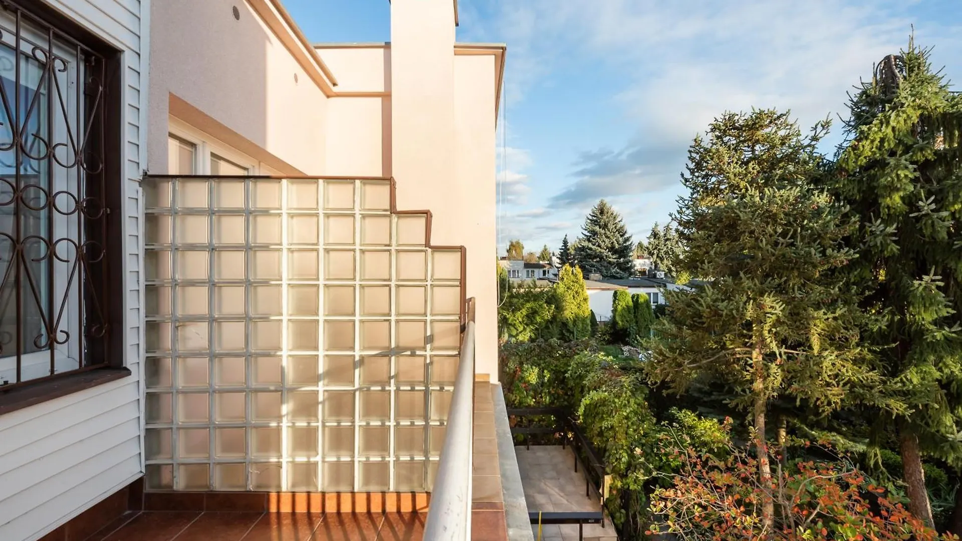 Metro Zacisze Fausta House With Garden Apartment Warsaw