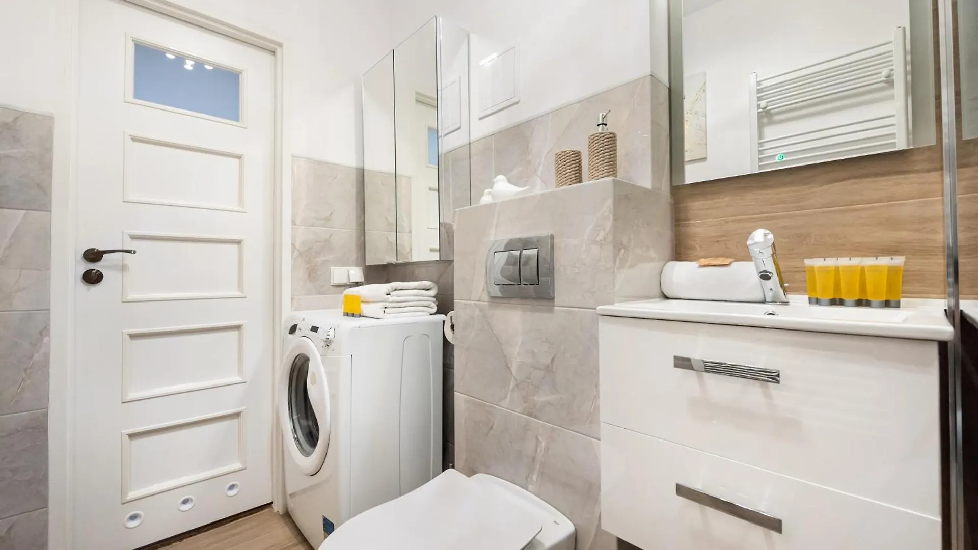 Metro Zacisze Fausta House With Garden Apartment Warsaw
