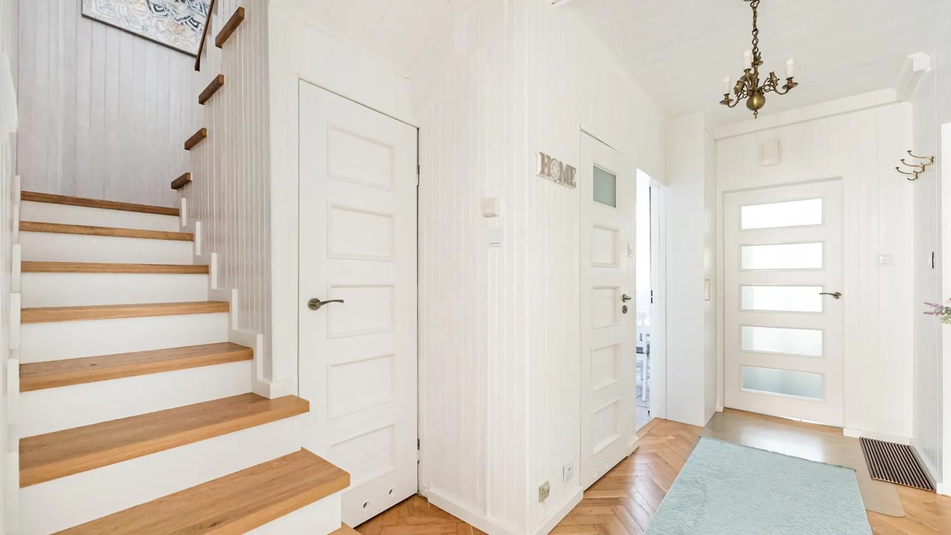 Metro Zacisze Fausta House With Garden Apartment Warsaw