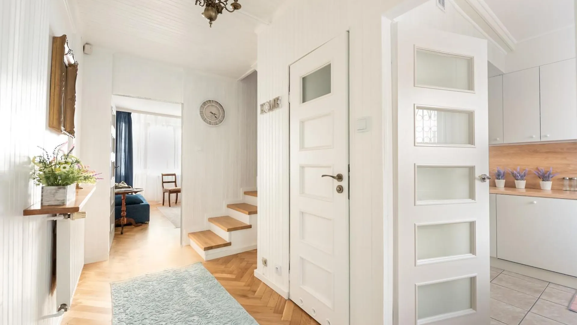 Metro Zacisze Fausta House With Garden Apartment Warsaw Poland
